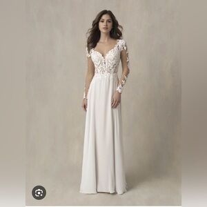 Elegant White Lace Wedding Dress